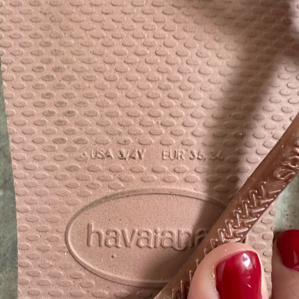 Havaianas Rose Gold Sandal - Picture 4 of 4